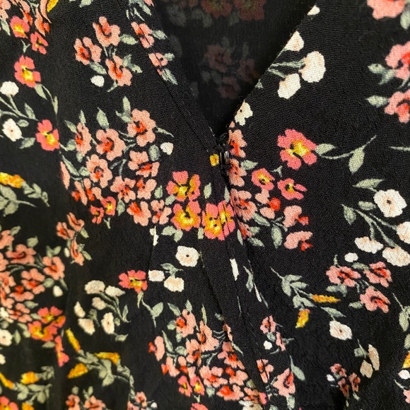 Ann Taylor LOFT Floral Romper - Picture 6 of 7